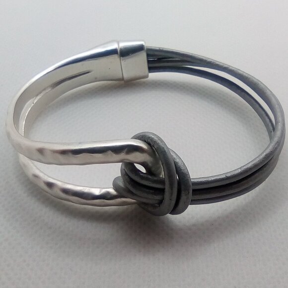 Silver Metal & Rope Bracelet Wrist Bangle with Magnetic Closing - Picture 3 of 4